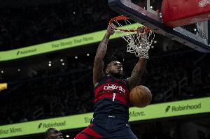 薪资紧张!名记:掘金大概率只能给惠特摩尔提供一份双向合同